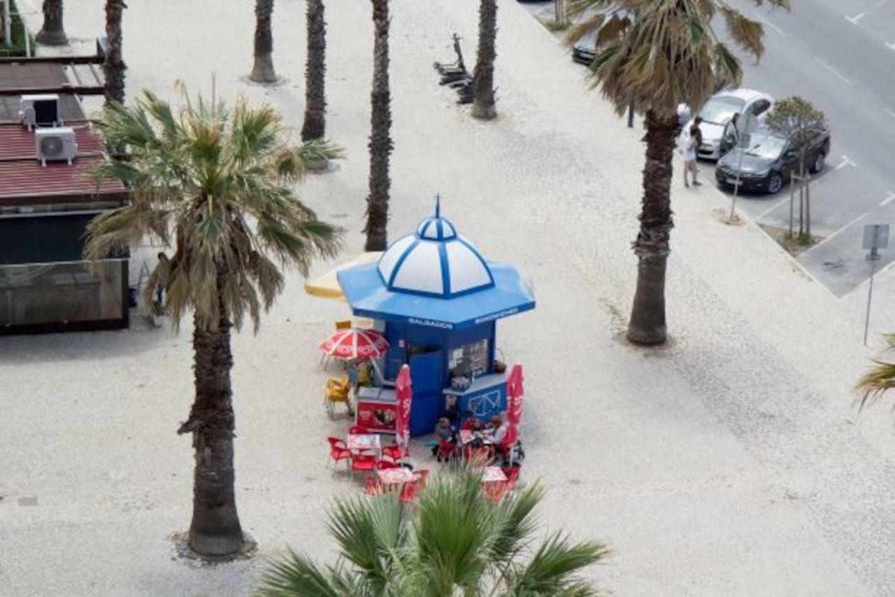 Wonderful Studio Apartment In Front Of The Beach Costa da Caparica Extérieur photo