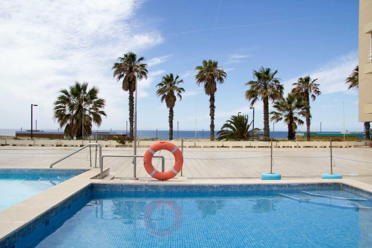 Wonderful Studio Apartment In Front Of The Beach Costa da Caparica Extérieur photo